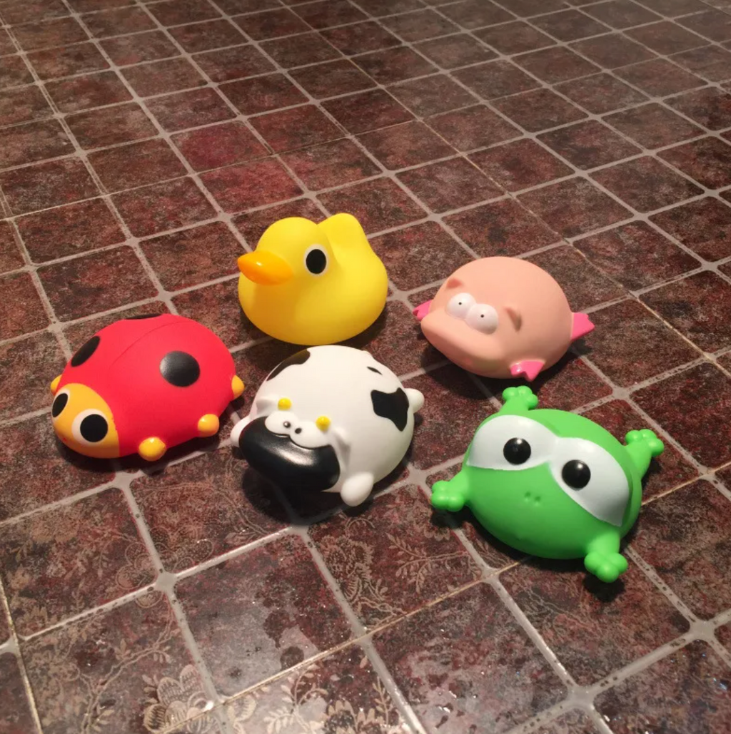 Brinquedos de Banho de Animais que Espraiam Água
